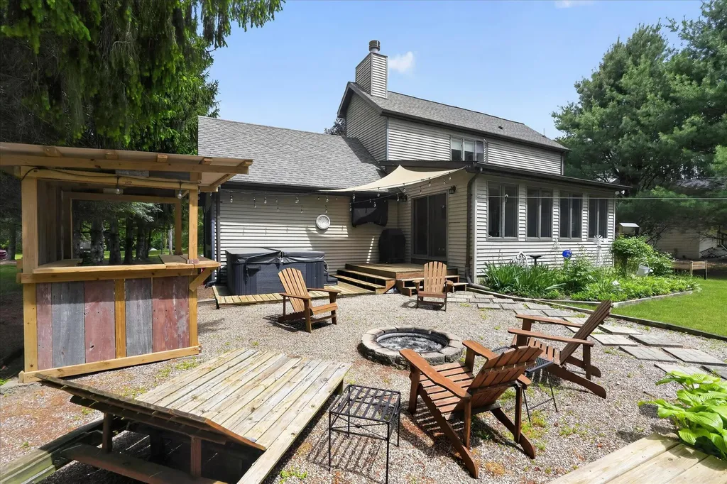 7300 W Victoria Drive Victor Township MI 48848