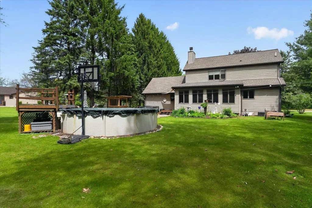 7300 W Victoria Drive Victor Township MI 48848
