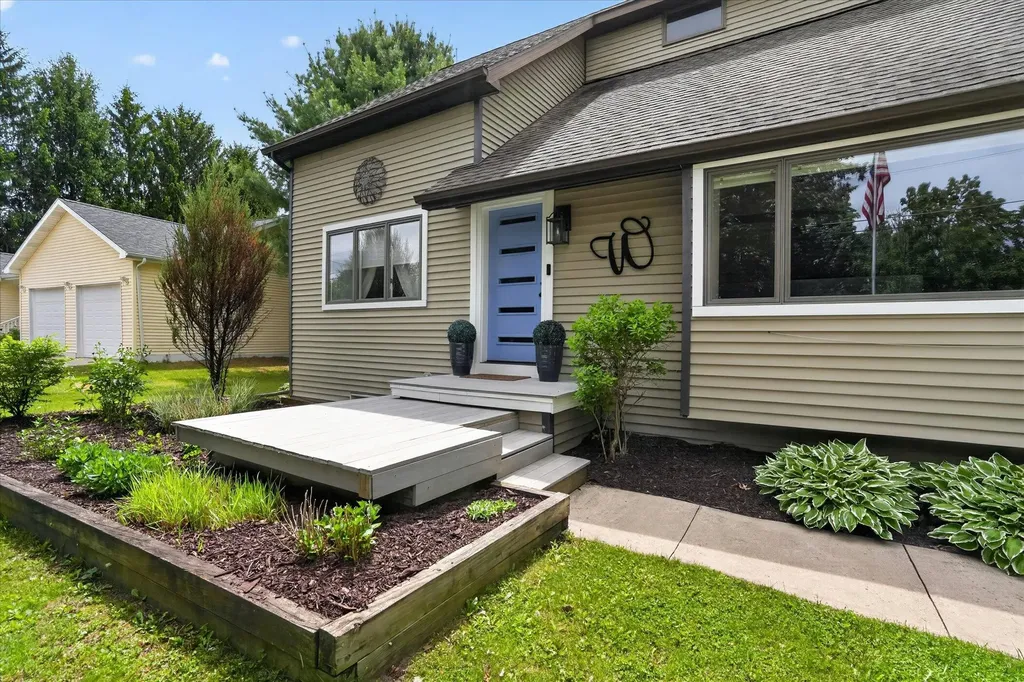 7300 W Victoria Drive Victor Township MI 48848