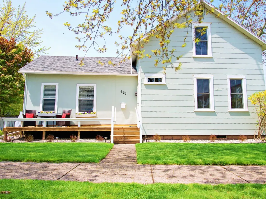621 N 5th Street Grand Haven City MI 49417
