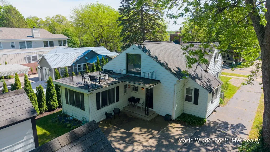 722 Lake Street Saugatuck City MI 49453