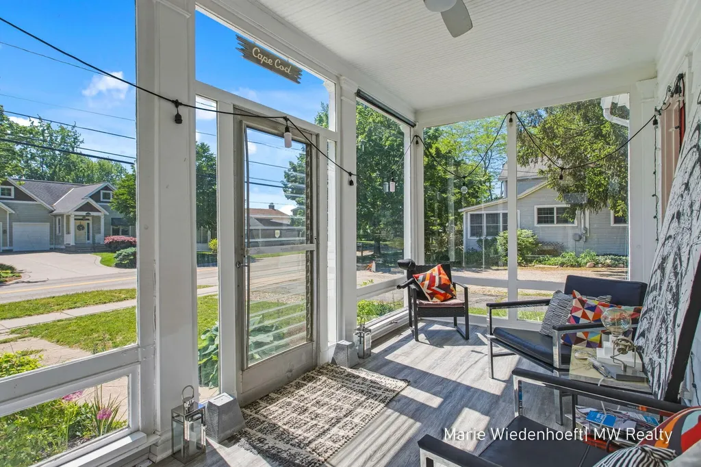 722 Lake Street Saugatuck City MI 49453