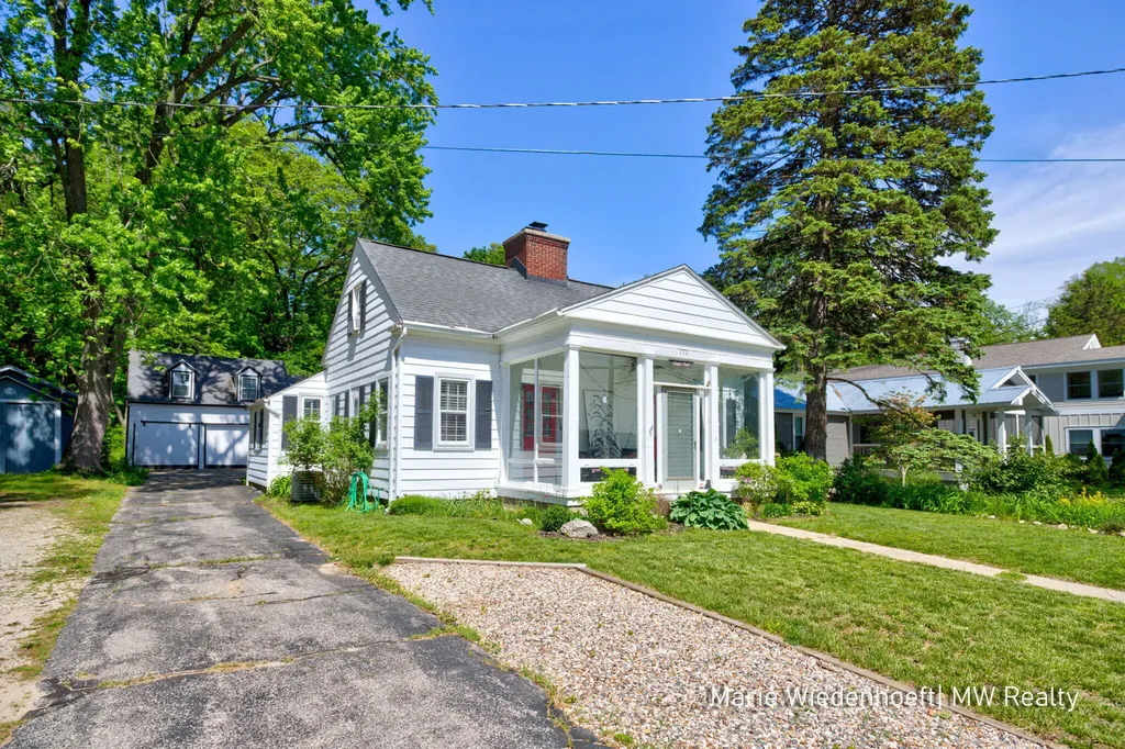 722 Lake Street Saugatuck City MI 49453