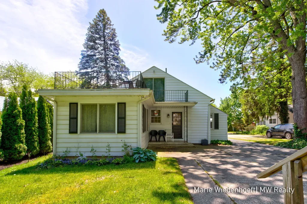 722 Lake Street Saugatuck City MI 49453
