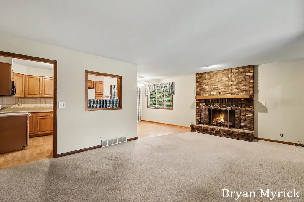 475-477 W 30th Street Holland City MI 49423
