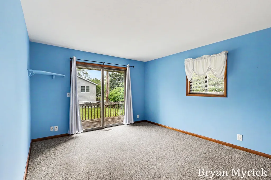 475-477 W 30th Street Holland City MI 49423