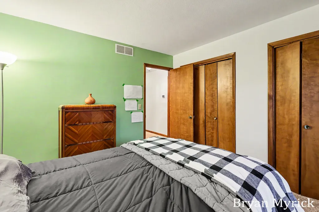 475-477 W 30th Street Holland City MI 49423
