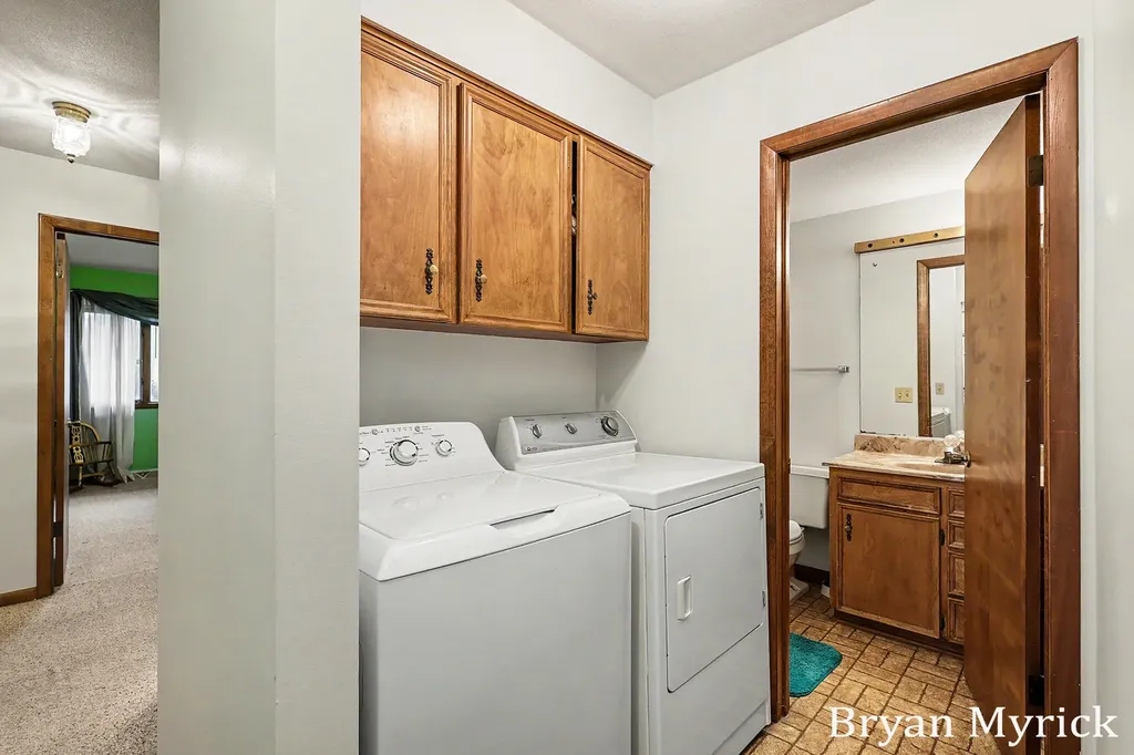 475-477 W 30th Street Holland City MI 49423