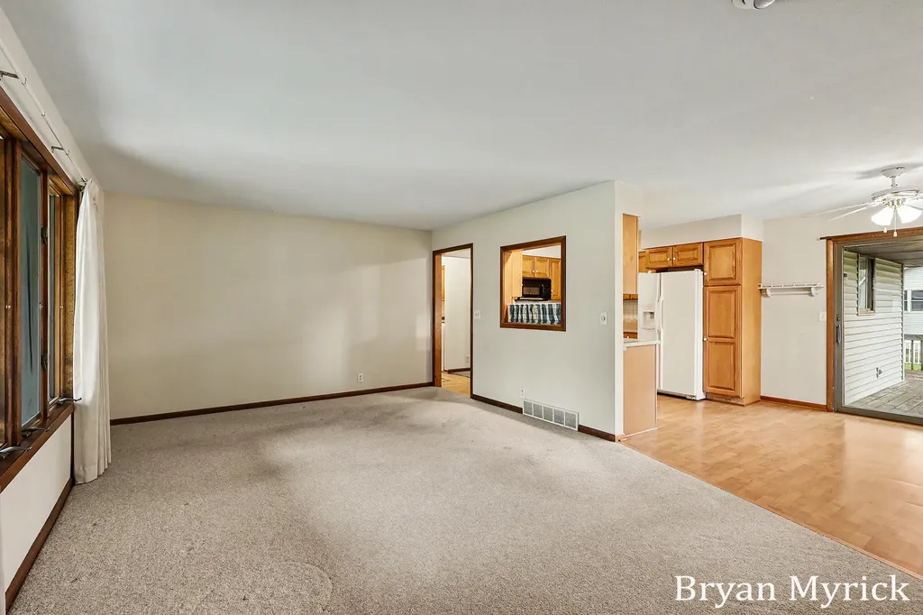 475-477 W 30th Street Holland City MI 49423