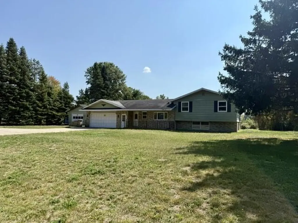 2115 E Sternberg Road Fruitport Charter Township MI 49444