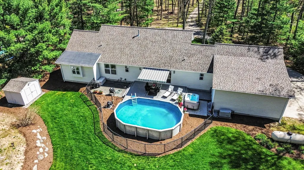 4137 Monroe Road Valley Township MI 49010