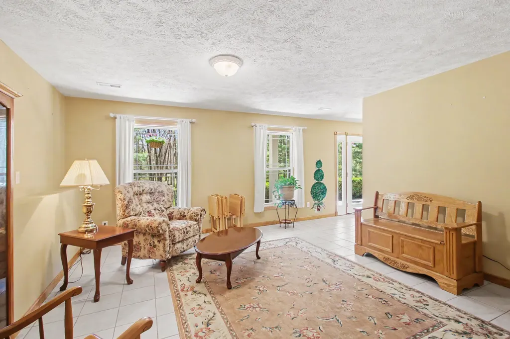 4137 Monroe Road Valley Township MI 49010