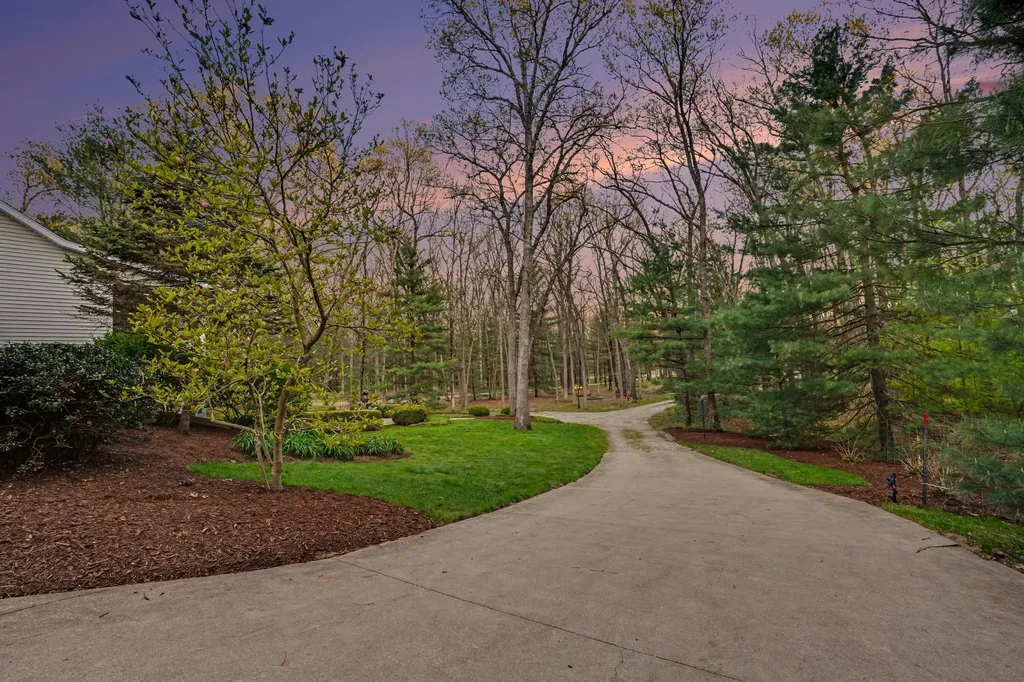 4137 Monroe Road Valley Township MI 49010