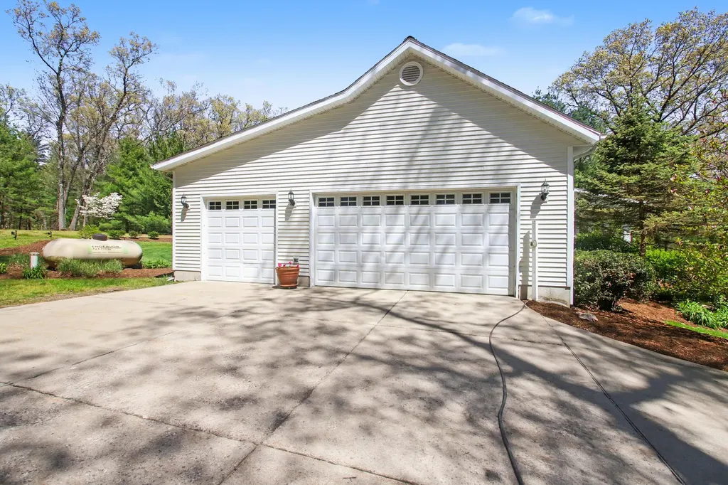 4137 Monroe Road Valley Township MI 49010