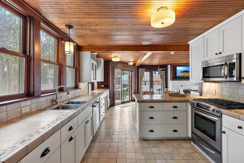 2448 Blue Bell Court Park Township MI 49434