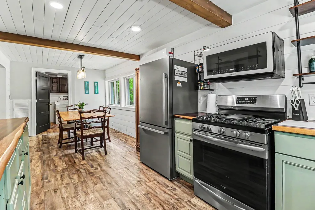 14790 Woods Trail Springdale Township MI 49683