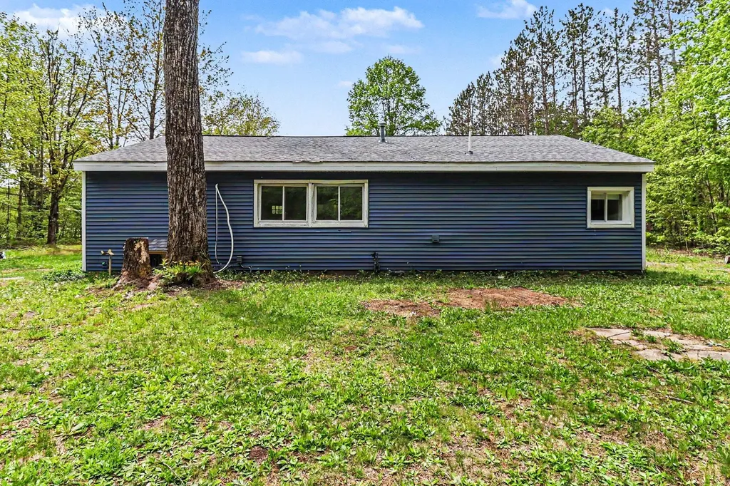 14790 Woods Trail Springdale Township MI 49683