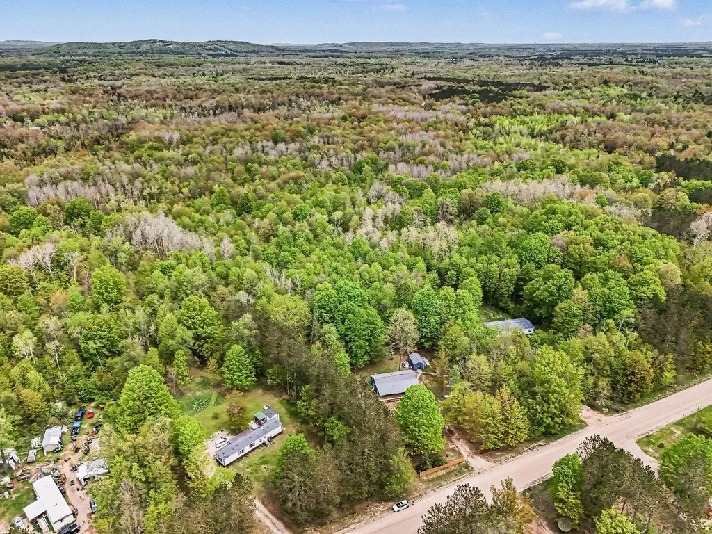 14790 Woods Trail Springdale Township MI 49683