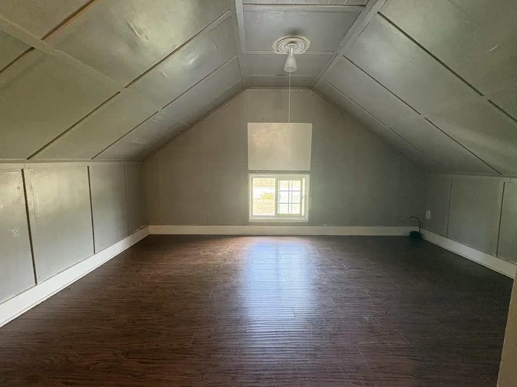 1296 Sanford Street Muskegon City MI 49441