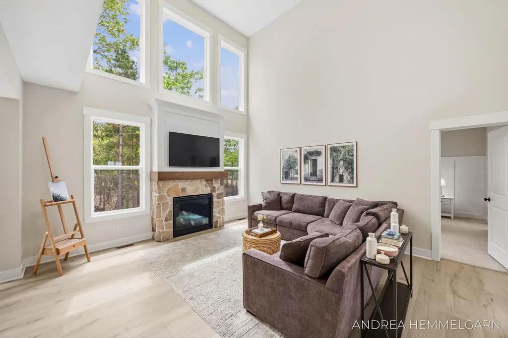 3090 Thornbury Drive Park Township MI 49424