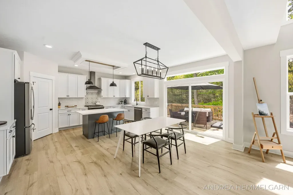 3090 Thornbury Drive Park Township MI 49424