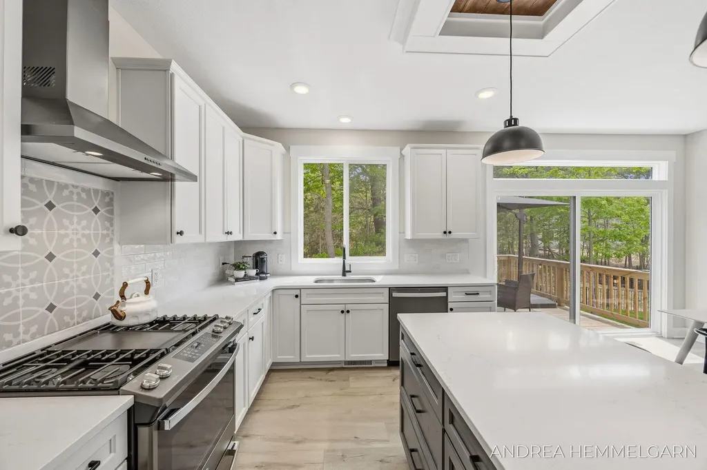 3090 Thornbury Drive Park Township MI 49424
