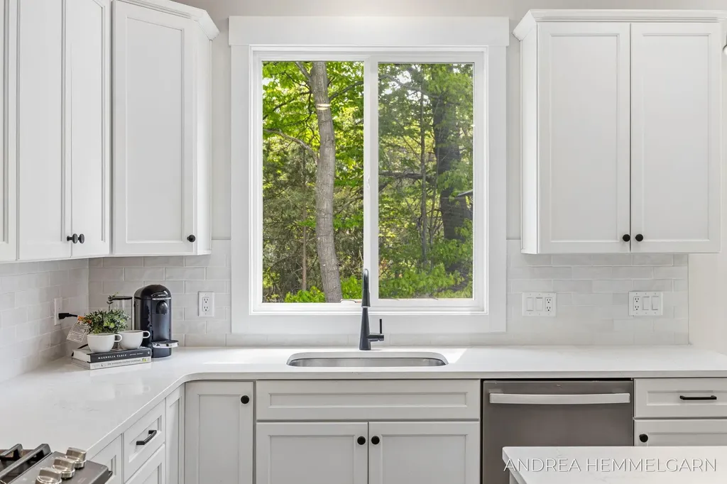 3090 Thornbury Drive Park Township MI 49424