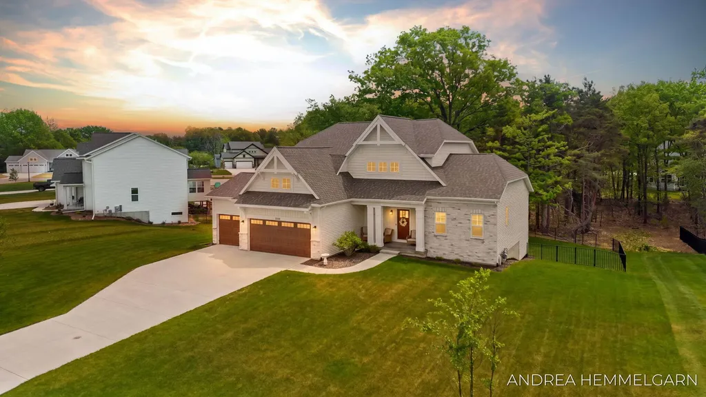 3090 Thornbury Drive Park Township MI 49424