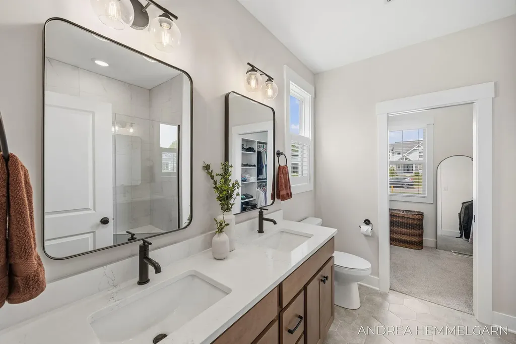 3090 Thornbury Drive Park Township MI 49424