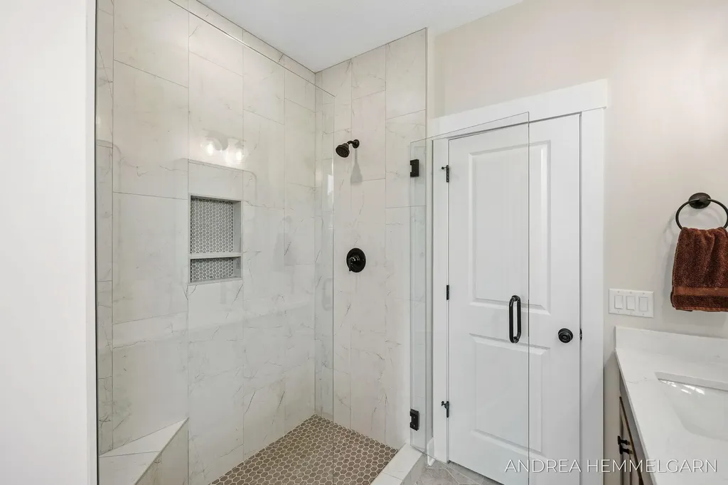 3090 Thornbury Drive Park Township MI 49424