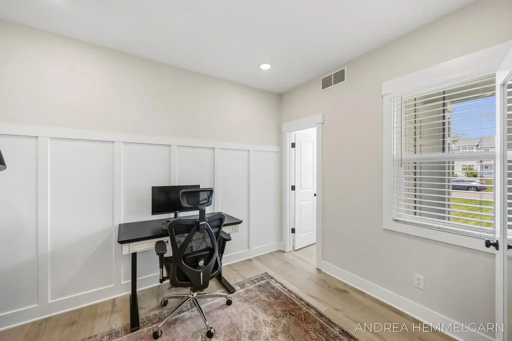 3090 Thornbury Drive Park Township MI 49424