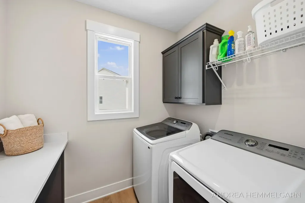 3090 Thornbury Drive Park Township MI 49424