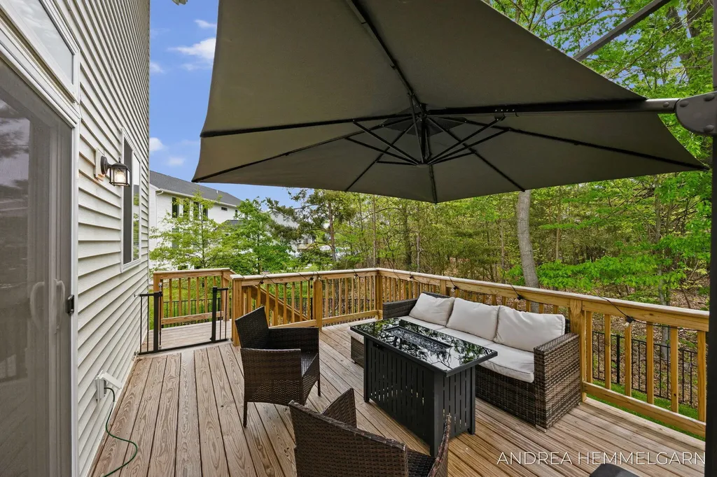 3090 Thornbury Drive Park Township MI 49424