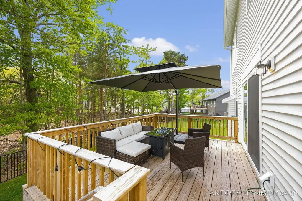 3090 Thornbury Drive Park Township MI 49424