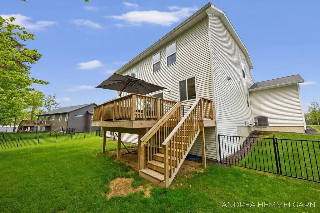 3090 Thornbury Drive Park Township MI 49424