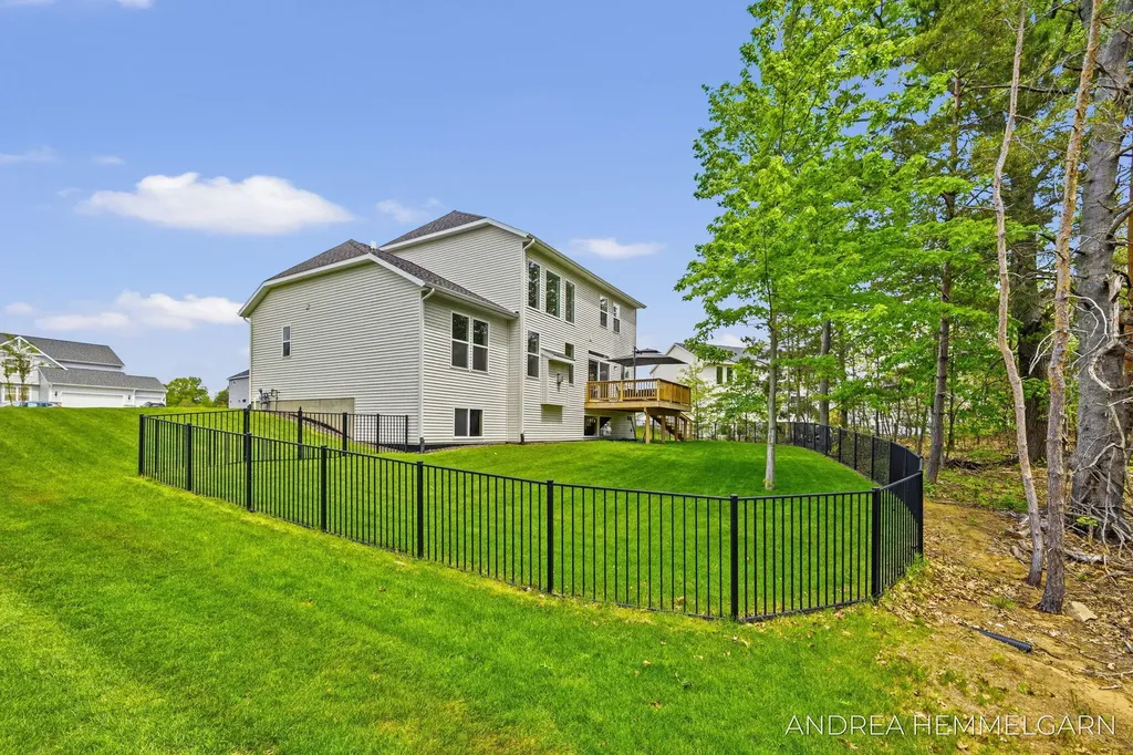 3090 Thornbury Drive Park Township MI 49424