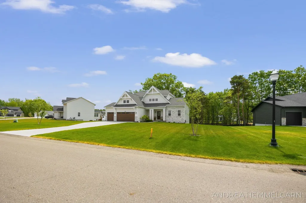 3090 Thornbury Drive Park Township MI 49424