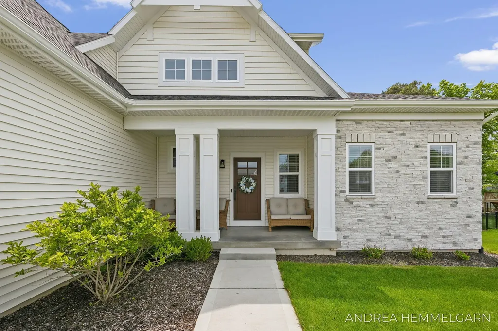 3090 Thornbury Drive Park Township MI 49424