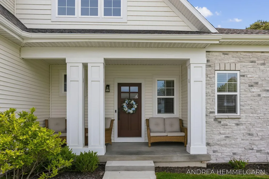 3090 Thornbury Drive Park Township MI 49424