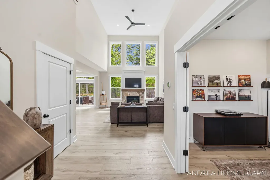 3090 Thornbury Drive Park Township MI 49424