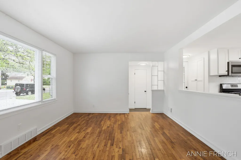510 Van Raalte Avenue Holland City MI 49423