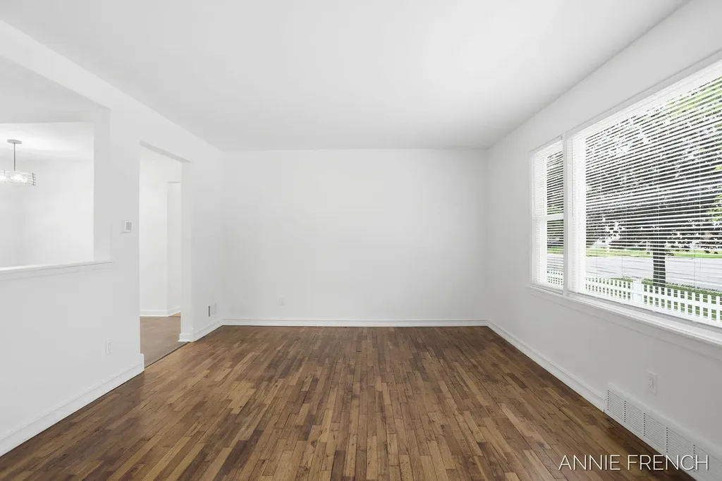 510 Van Raalte Avenue Holland City MI 49423