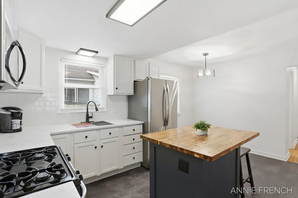 510 Van Raalte Avenue Holland City MI 49423