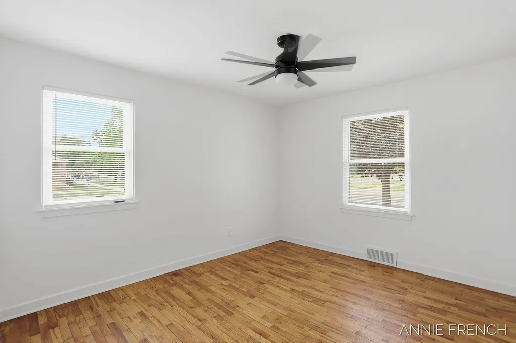 510 Van Raalte Avenue Holland City MI 49423