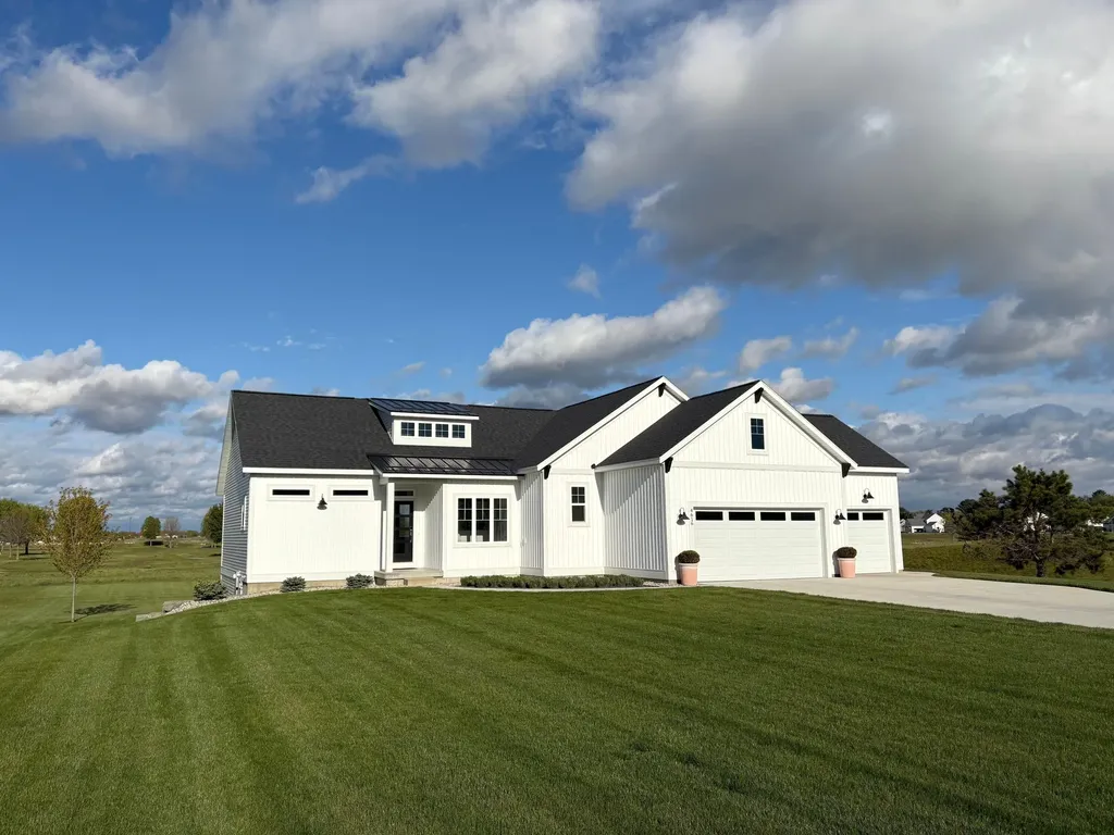 4616 Harkemas Creek Drive Park Township MI 49424