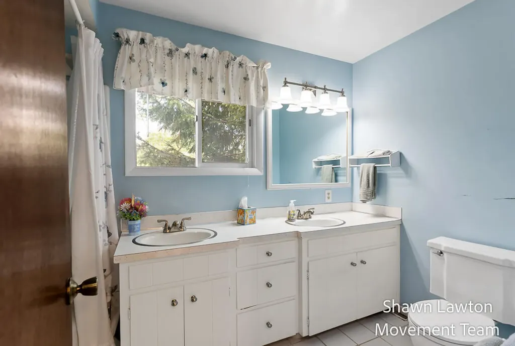 1833 Bonneville Drive Norton Shores City MI 49441