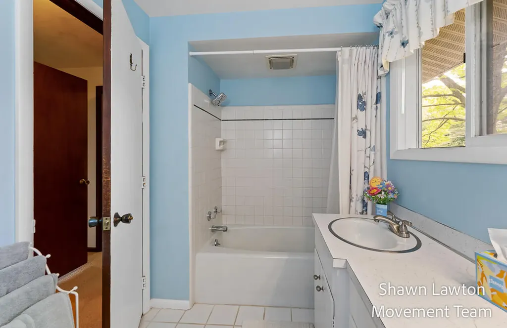 1833 Bonneville Drive Norton Shores City MI 49441
