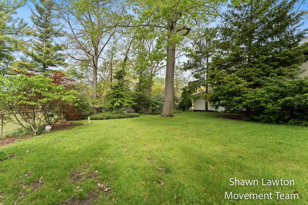 1833 Bonneville Drive Norton Shores City MI 49441