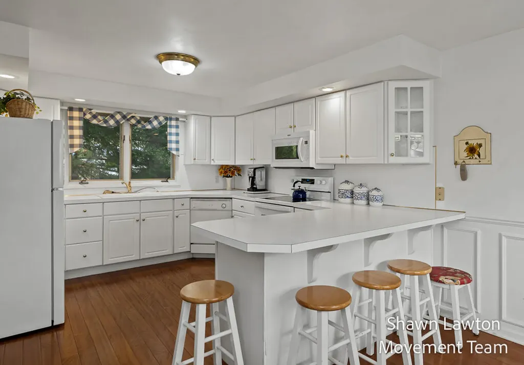 1833 Bonneville Drive Norton Shores City MI 49441