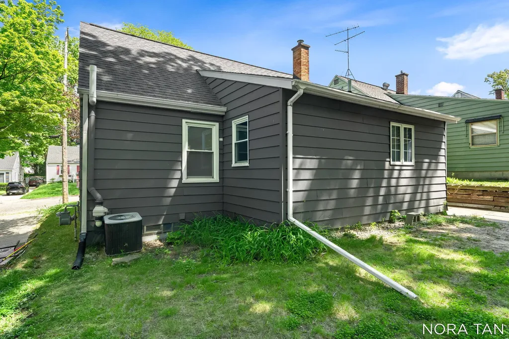 1436 Linwood Street SE Grand Rapids City MI 49507